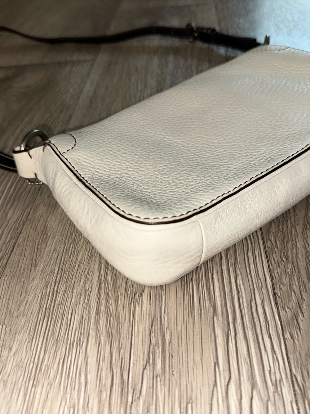 Coach Chelsea Bone White Leather Crossbody Bag Purse Green Interior - Picture 4 of 9